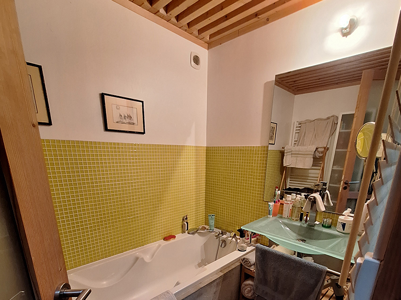 salle de bain avant travaux de rénovation